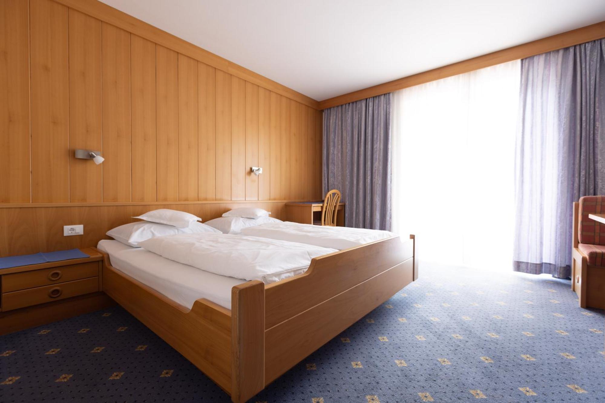 Garni Juval Hotel Tirolo Ngoại thất bức ảnh